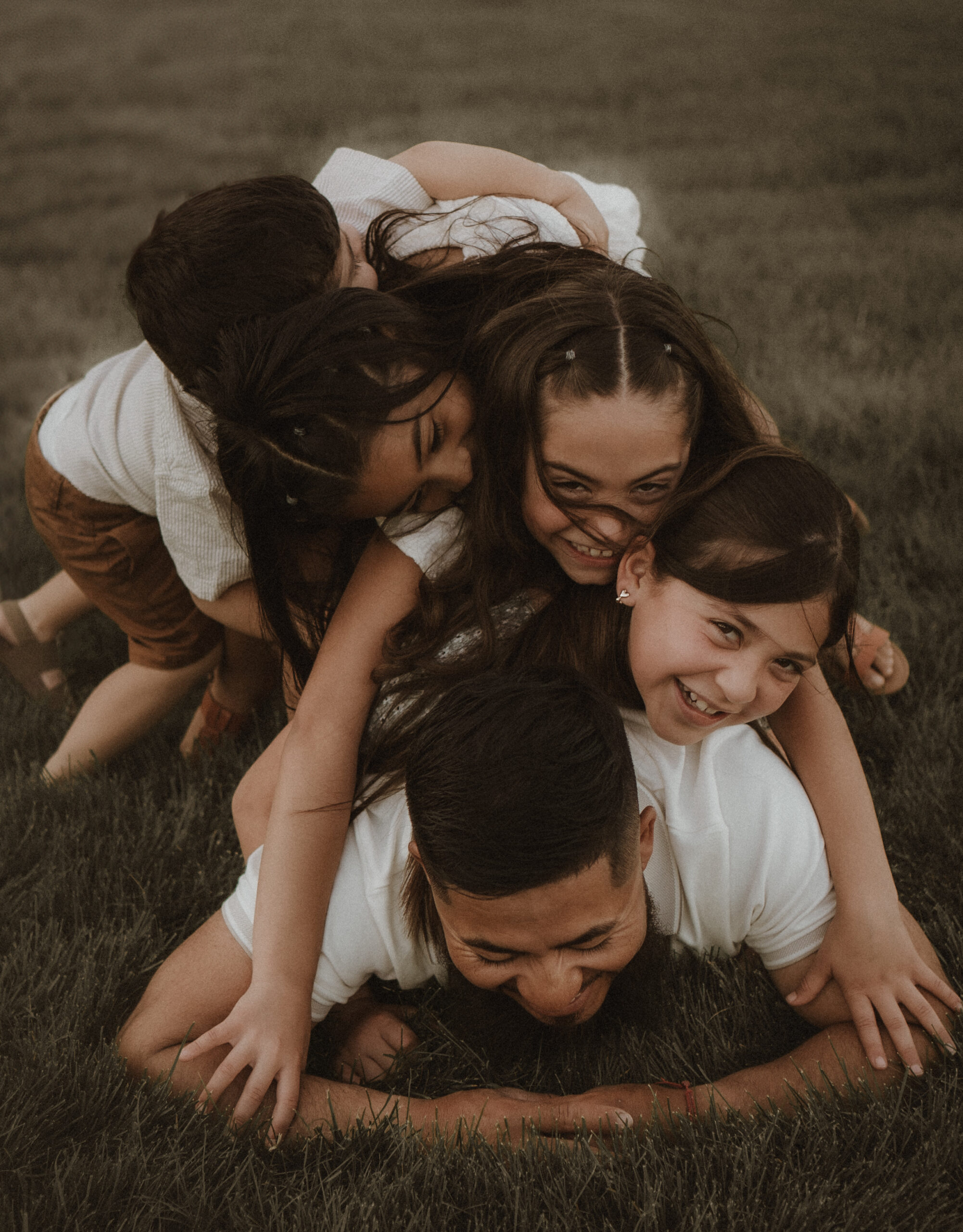 playful family photo session with a cincinnati family photographer
