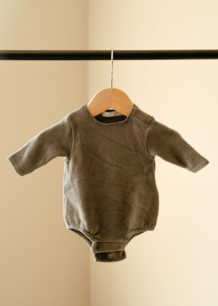 Cincinnati newborn photographer Sun & Vine Photography newborn closet outfits for in home newborn lifestyle photography sessions