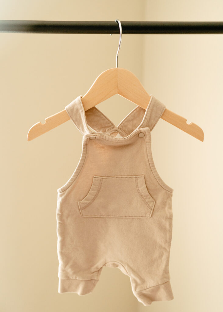 Cincinnati newborn photographer Sun & Vine Photography newborn closet outfits for in home newborn lifestyle photography sessions