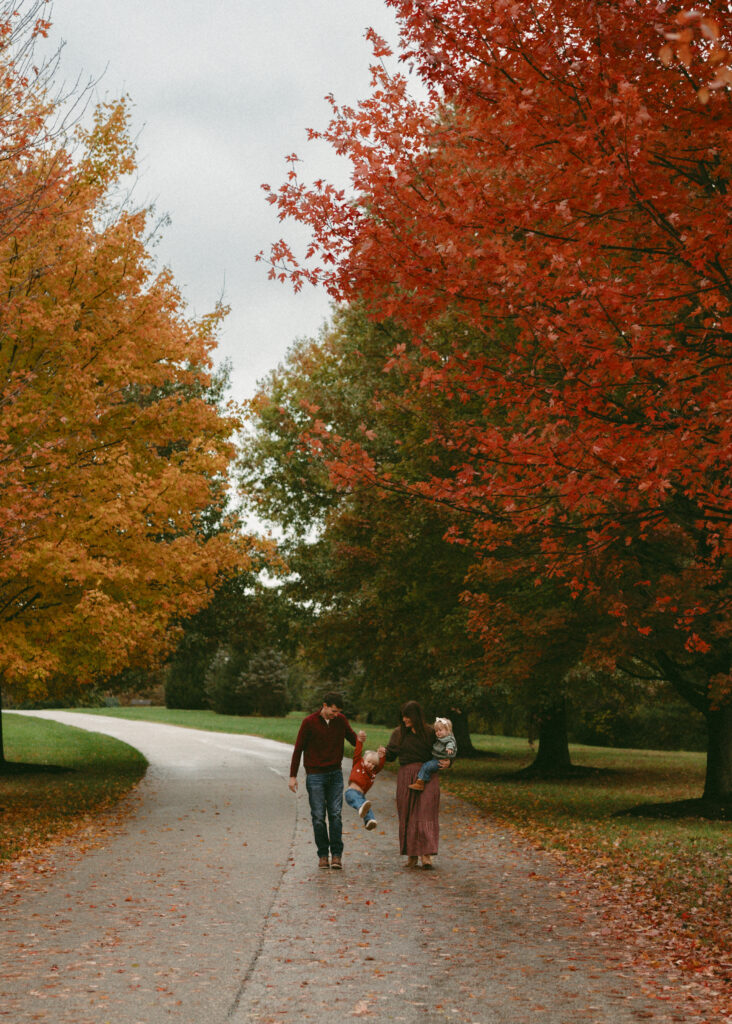 french park in cincinnati in the fall during lifestyle family photography session