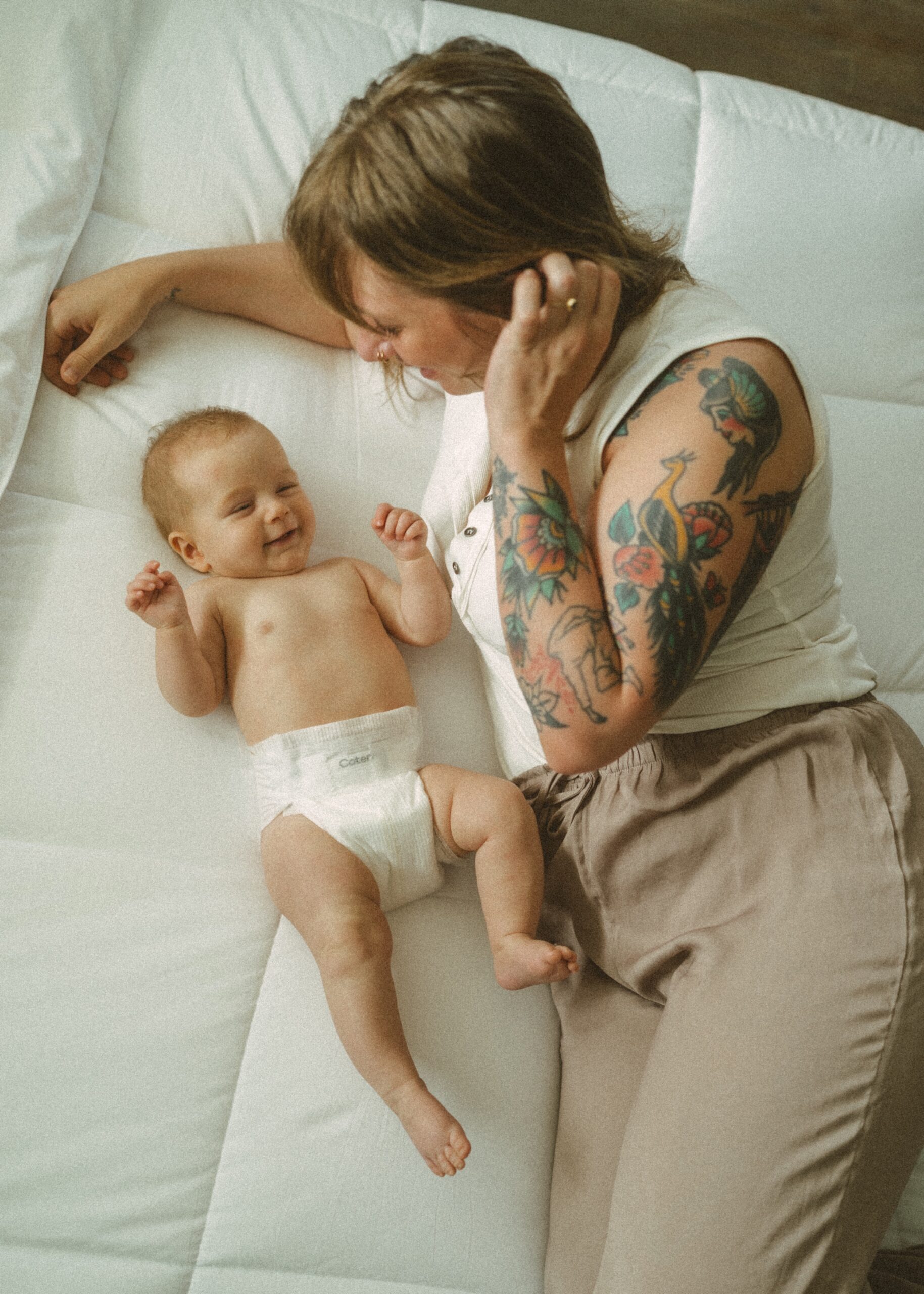 neutral outfits during a cincinnati family photographer session